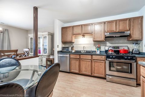 Tiny photo for 2950 Northampton Drive #B2, Rolling Meadows, IL 60008 (MLS # 12608555)