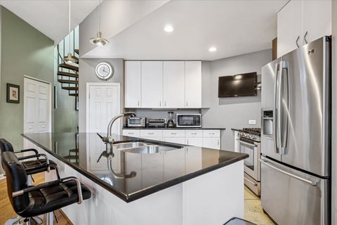 Tiny photo for 808 S Bishop Street, Chicago, IL 60607 (MLS # 12576466)