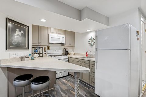 Tiny photo for 808 S Bishop Street, Chicago, IL 60607 (MLS # 12576466)