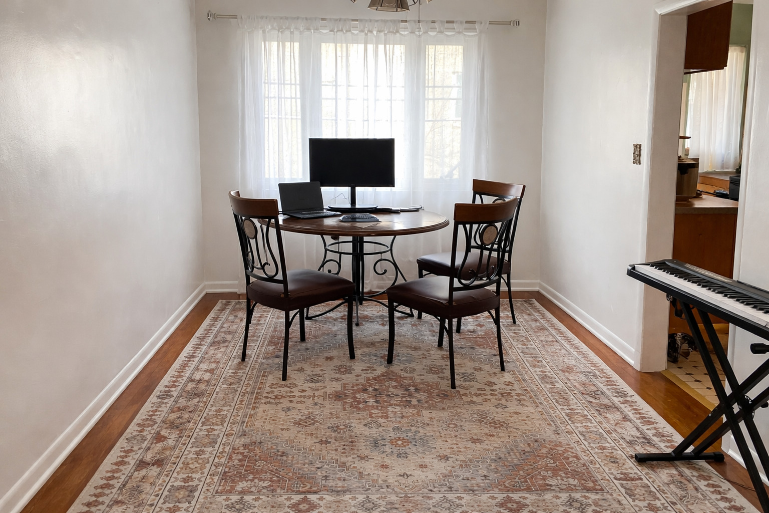 1706 W Jarvis Avenue 1W