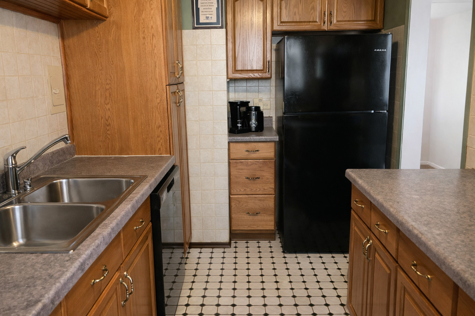 1706 W Jarvis Avenue 1W