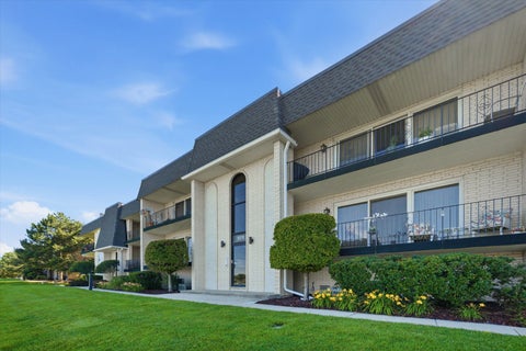 Photo of 15712 OLD ORCHARD Court #1S, Orland Park, IL 60462 (MLS # 12683322)