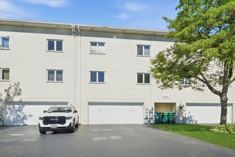 Tiny photo for 15712 OLD ORCHARD Court #1S, Orland Park, IL 60462 (MLS # 12683322)