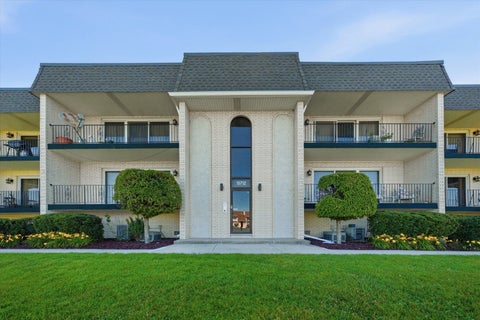 Tiny photo for 15712 OLD ORCHARD Court #1S, Orland Park, IL 60462 (MLS # 12683322)