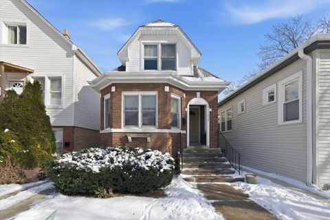 Photo for 1429 Wesley Avenue, Berwyn, IL 60402 (MLS # 12555450)