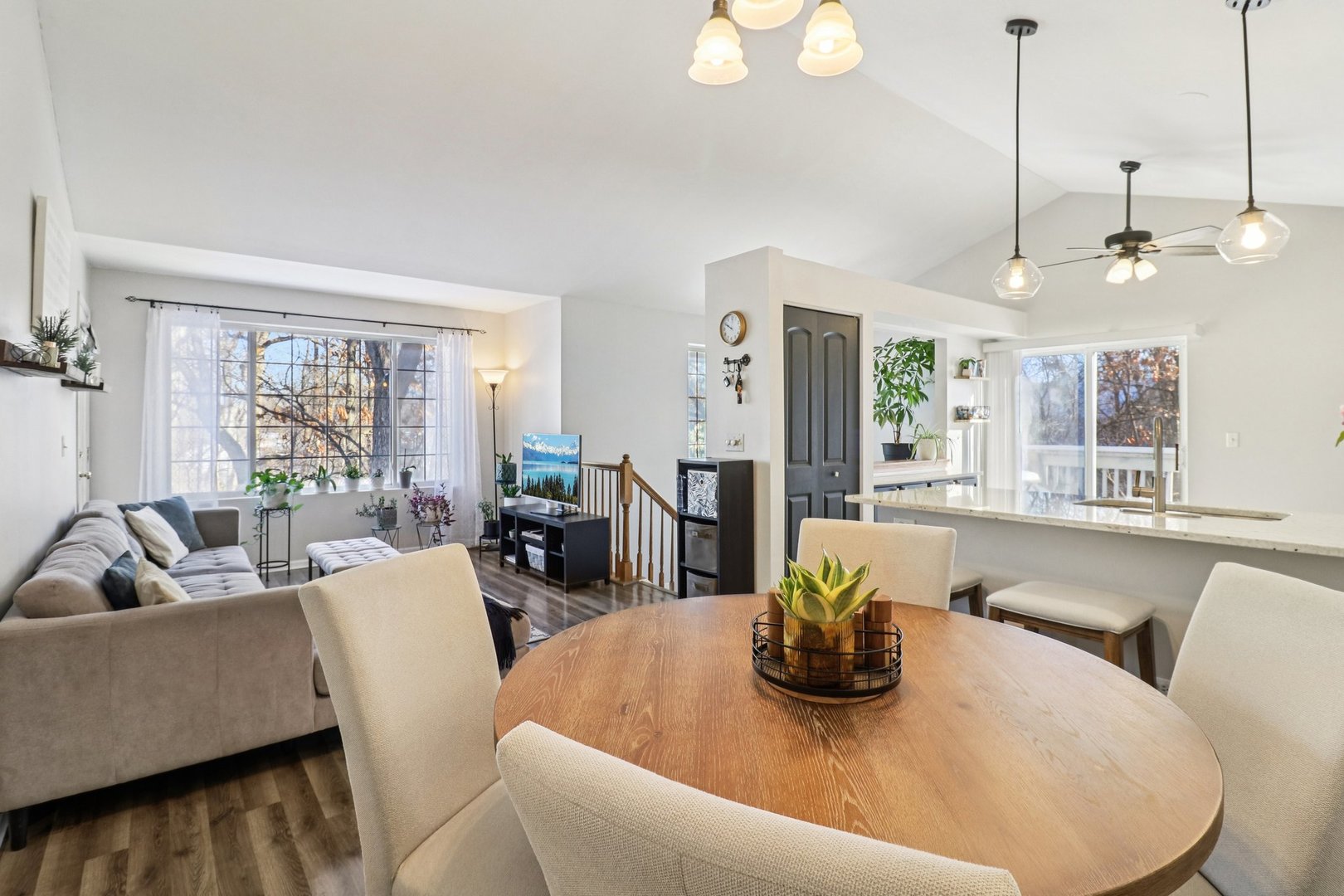 241 W Whispering Oaks Lane