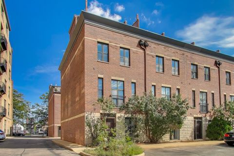 Photo of 1816 N Spaulding Avenue #8, Chicago, IL 60647 (MLS # 12479301)
