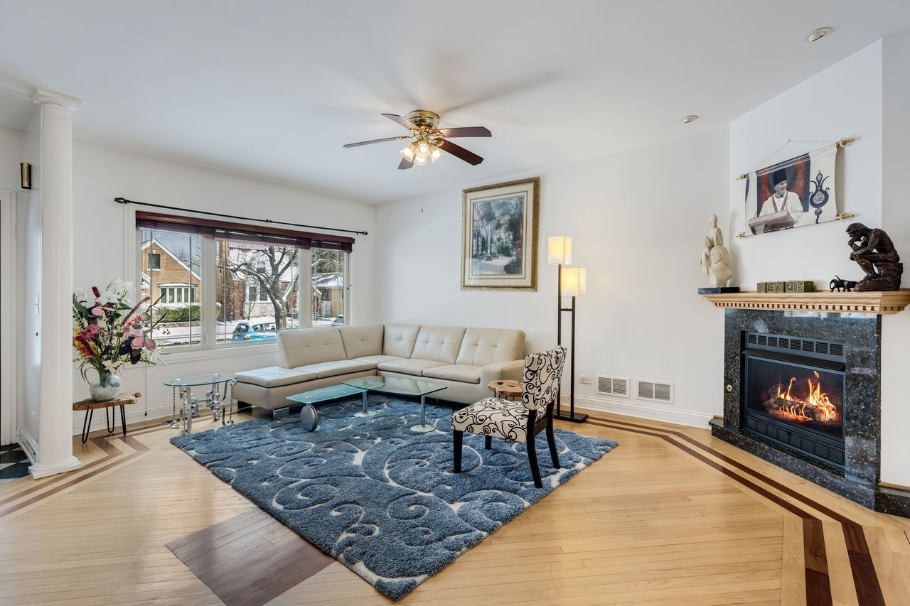 6128 N Kildare Avenue