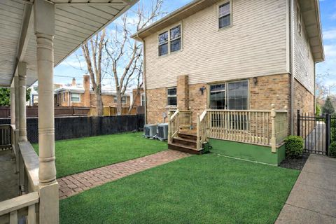 Tiny photo for 6128 N Kildare Avenue, Chicago, IL 60646 (MLS # 12594772)