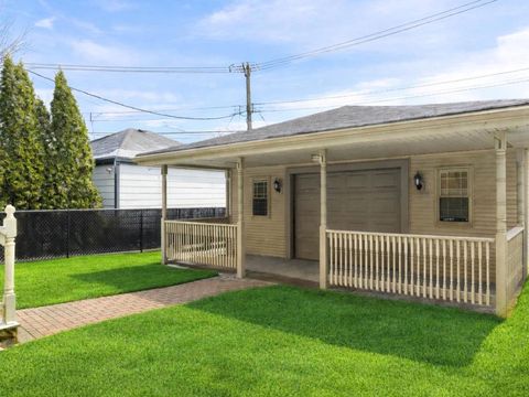 Tiny photo for 6128 N Kildare Avenue, Chicago, IL 60646 (MLS # 12594772)