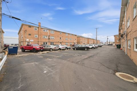 Tiny photo for 6925 W 64th Place #3F, Chicago, IL 60638 (MLS # 12577331)
