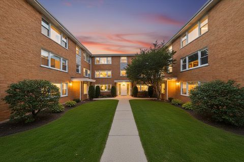 Tiny photo for 6925 W 64th Place #3F, Chicago, IL 60638 (MLS # 12577331)