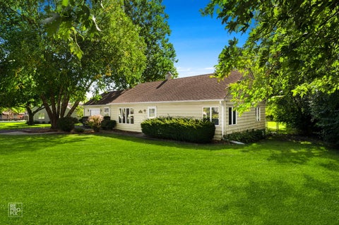 Tiny photo for 1231 60th Street, La Grange Highlands, IL 60525 (MLS # 12769415)