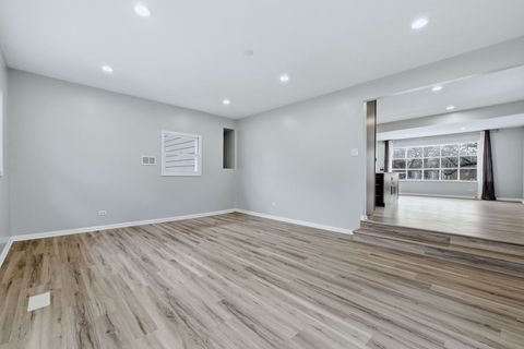 Tiny photo for 28W032 Roosevelt Road, Winfield, IL 60190 (MLS # 12572551)