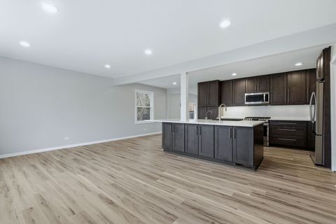 Tiny photo for 28W032 Roosevelt Road, Winfield, IL 60190 (MLS # 12572551)