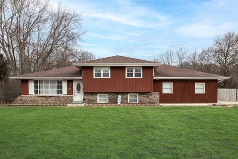 Photo of 28W032 Roosevelt Road, Winfield, IL 60190 (MLS # 12572551)
