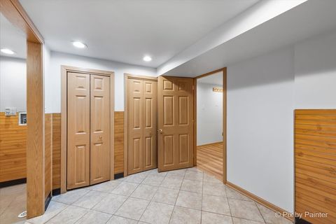 Tiny photo for 380 Dulles Road, Des Plaines, IL 60016 (MLS # 12535336)