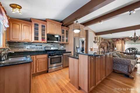 Tiny photo for 380 Dulles Road, Des Plaines, IL 60016 (MLS # 12535336)