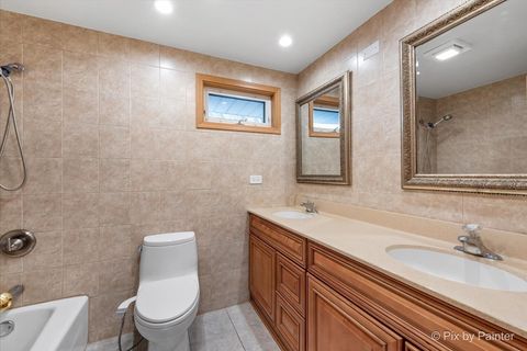 Tiny photo for 380 Dulles Road, Des Plaines, IL 60016 (MLS # 12535336)