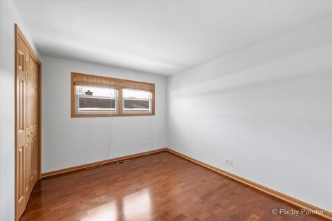 Tiny photo for 380 Dulles Road, Des Plaines, IL 60016 (MLS # 12535336)