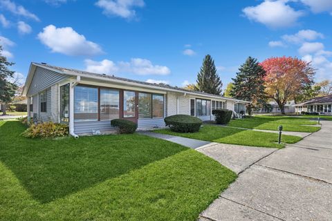 7411 Leisure Village Avenue 7411 Fox Lake IL 60020