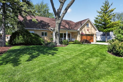 Photo of 700 E Turner Avenue, Roselle, IL 60172 (MLS # 12633615)