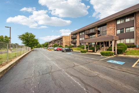 Tiny photo for 1420 Woodbridge Road #3C, Joliet, IL 60436 (MLS # 12754705)