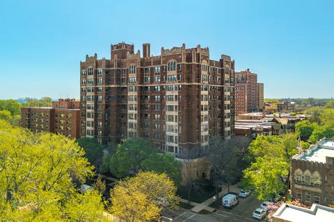 Photo of 6901 S Oglesby Avenue #10A, Chicago, IL 60649 (MLS # 12634008)