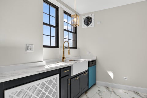 Tiny photo for 6901 S Oglesby Avenue #10A, Chicago, IL 60649 (MLS # 12634008)