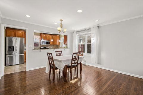 Tiny photo for 213 S Dryden Place, Arlington Heights, IL 60004 (MLS # 12601116)