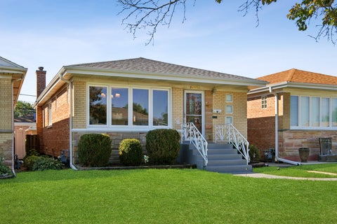 Photo of 6905 W Leland Avenue, Harwood Heights, IL 60706 (MLS # 12764527)