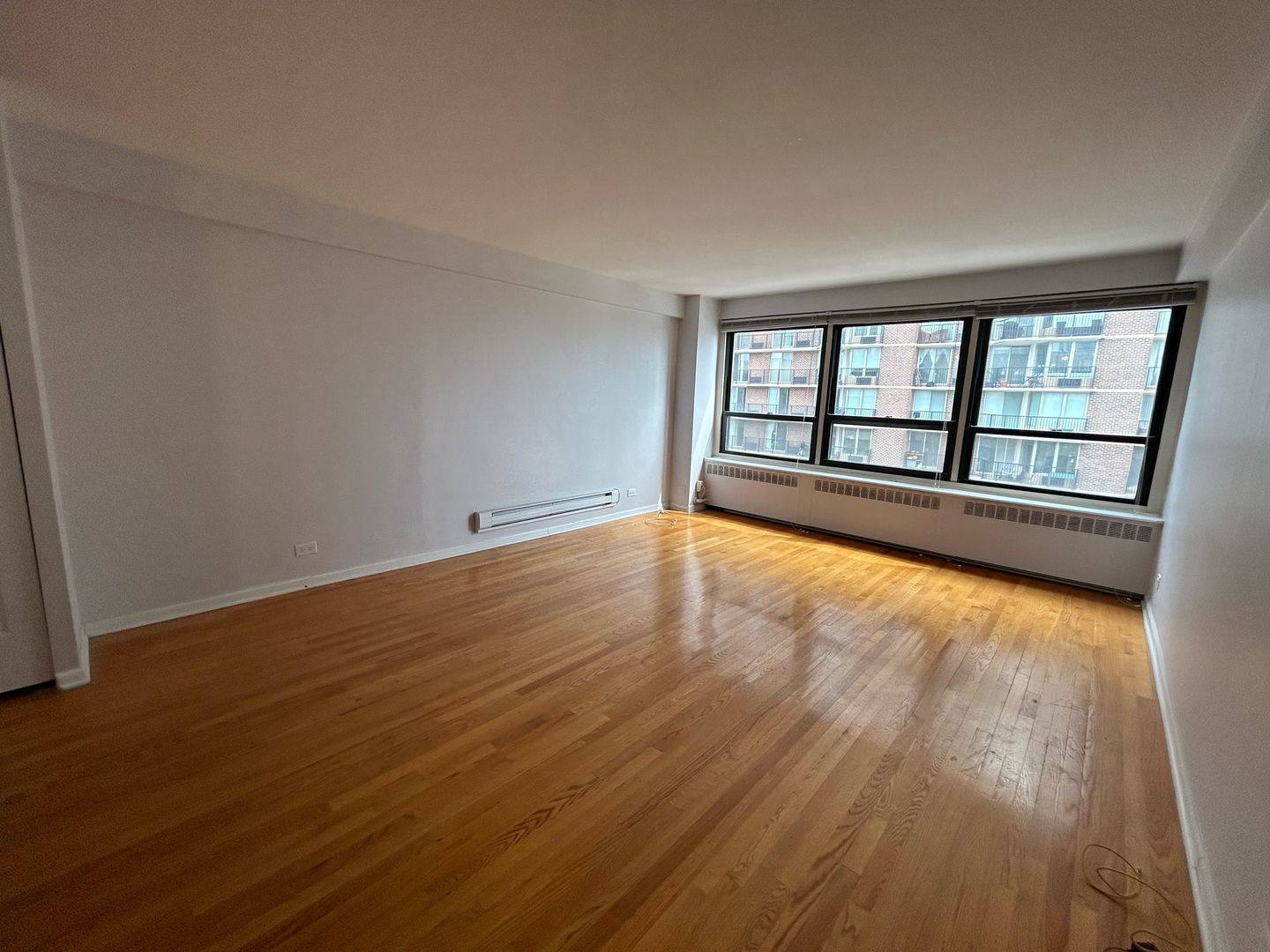 4180 N Marine Drive 1501