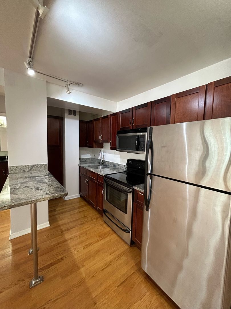 4180 N Marine Drive 1501