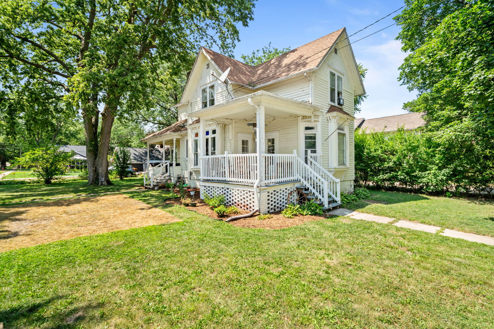 300 N 4TH Street