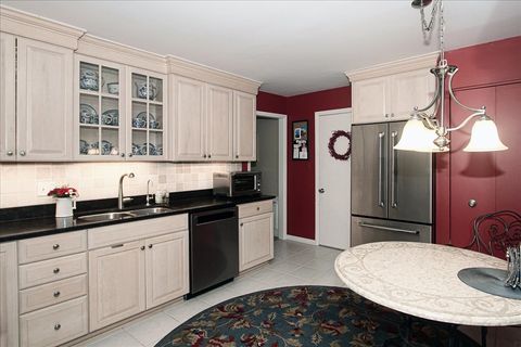 Tiny photo for 660 Old Barn Road #F-24, Lake Barrington, IL 60010 (MLS # 12456944)