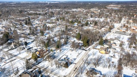 Tiny photo for 28W504 Rogers Avenue, Warrenville, IL 60555 (MLS # 12542247)