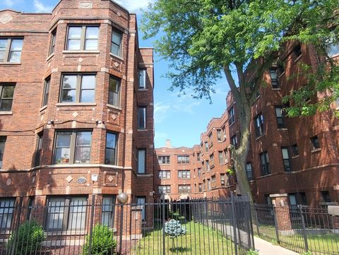 6820 S Perry Avenue Chicago IL 60621