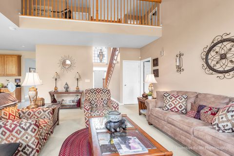 Tiny photo for 6096 Russell Drive, Hoffman Estates, IL 60192 (MLS # 12672908)