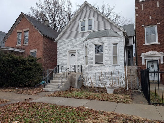 Photo 1 of 29 — 654 E 92nd Place, Chicago, IL 60619