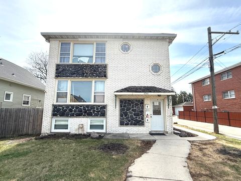 6561 W Cornelia Avenue Chicago IL 60634