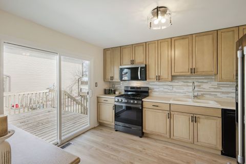 Tiny photo for 4441 HARBOR Circle, Hoffman Estates, IL 60192 (MLS # 12599908)