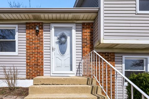 Tiny photo for 4441 HARBOR Circle, Hoffman Estates, IL 60192 (MLS # 12599908)