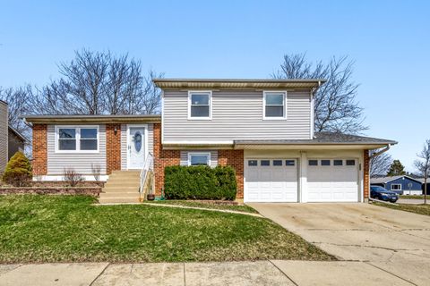 Tiny photo for 4441 HARBOR Circle, Hoffman Estates, IL 60192 (MLS # 12599908)