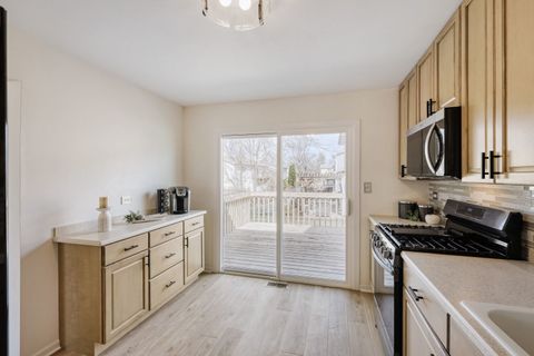 Tiny photo for 4441 HARBOR Circle, Hoffman Estates, IL 60192 (MLS # 12599908)