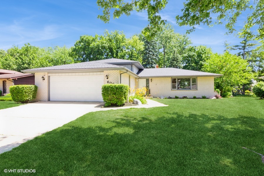 608 Edgebrook Drive