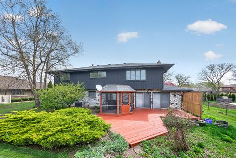 Tiny photo for 236 Saugus Lane, Schaumburg, IL 60173 (MLS # 12623615)