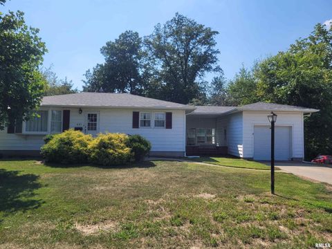 Tiny photo for 601 NORA Lane, Mt Vernon, IL 62864 (MLS # EB460707)