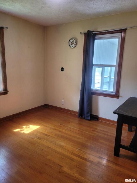 Tiny photo for 601 NORA Lane, Mt Vernon, IL 62864 (MLS # EB460707)