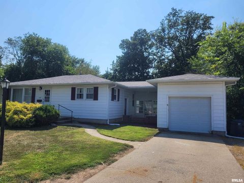 Photo of 601 NORA Lane, Mt Vernon, IL 62864 (MLS # EB460707)