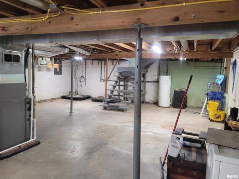 Tiny photo for 601 NORA Lane, Mt Vernon, IL 62864 (MLS # EB460707)